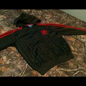 BLACK & RED ADIDAS ZIP UP HOODIE⚫️🔴